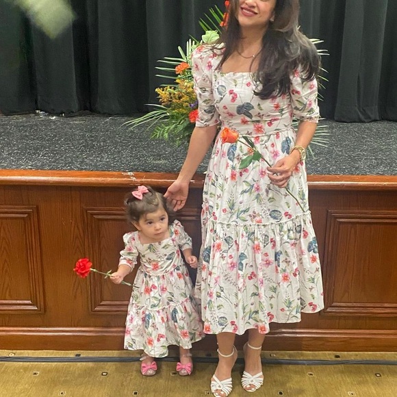 Ivy city co. Mommy and me matching dresses - Picture 5 of 6